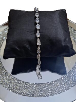 Geometric Shaped Bracelet - Image 2