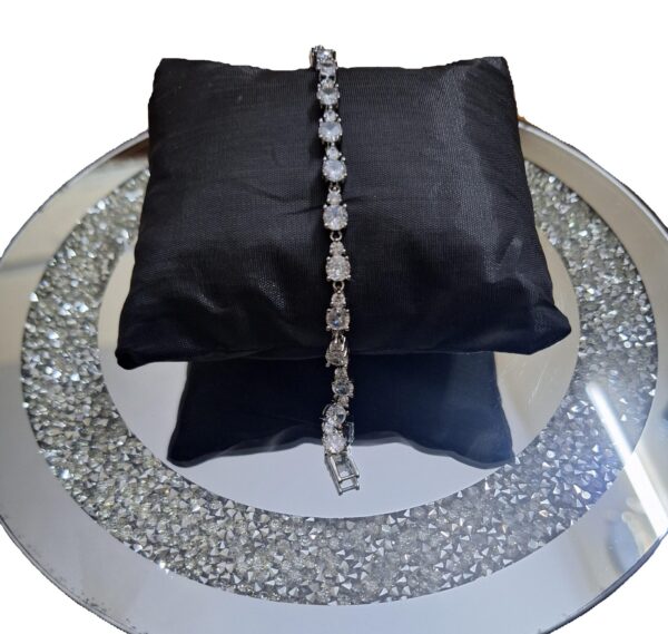 Geometric Shaped Bracelet - Image 2